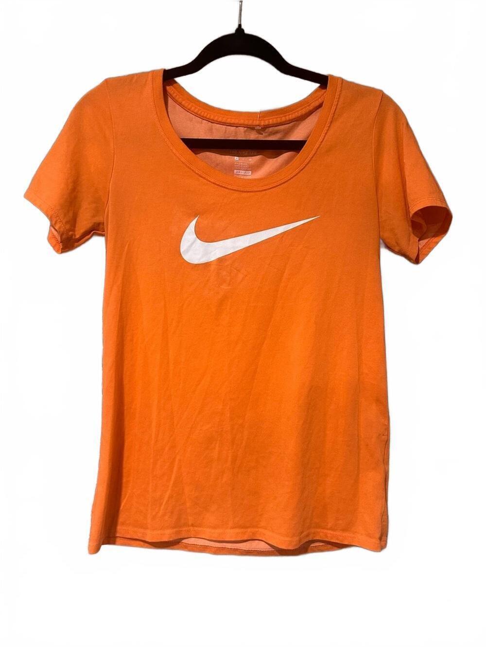 Nike Women’s drifit Orange Short-Sleeve tee